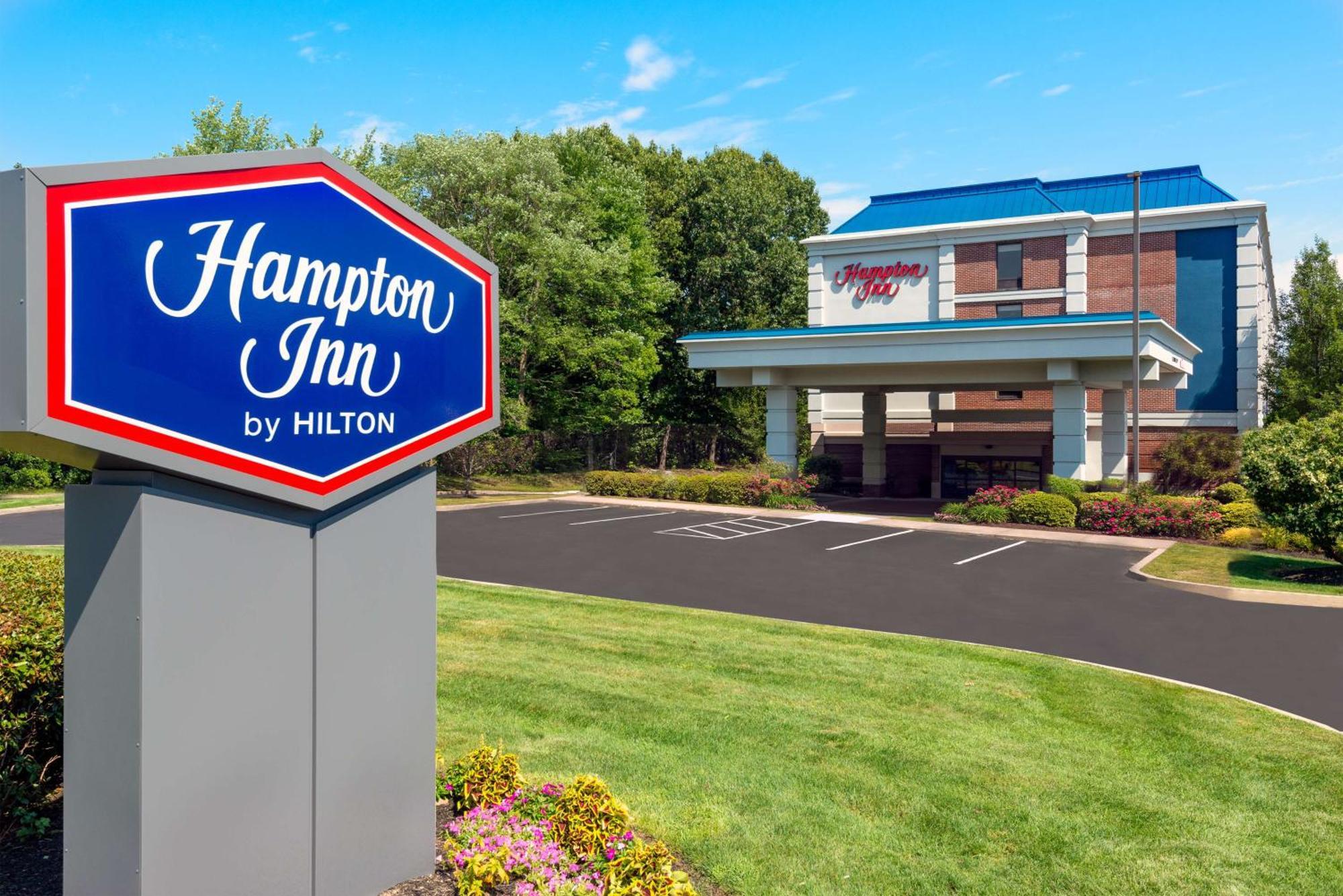 Hampton Inn Hartford Airport Windsor Locks Exterior foto