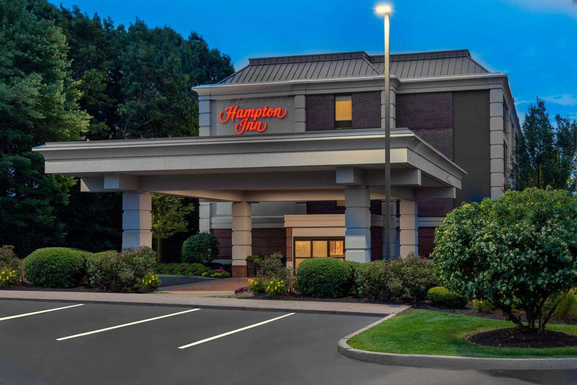 Hampton Inn Hartford Airport Windsor Locks Exterior foto